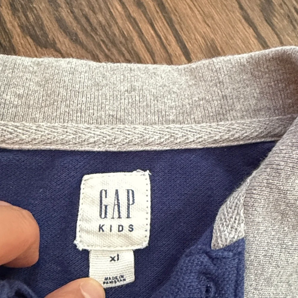 GAP Boys Navy Polo size XL (12-13)